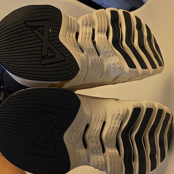 Nike Athletic Shoes in Cream and Gold - Picture 10 of 13